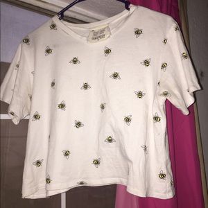 A crop top that I’d white yellow and black!